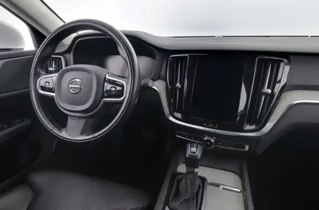 Valkoinen Farmari, Volvo V60 – EPS-490