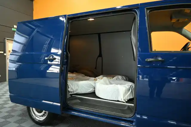 Sininen Pakettiauto, Volkswagen Transporter – EPS-520