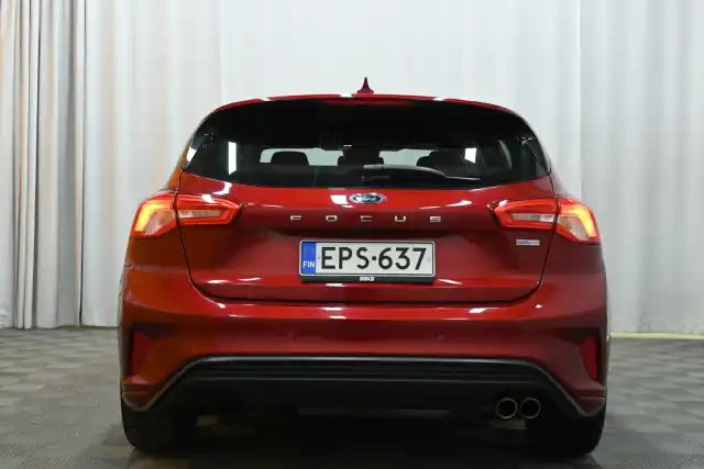 Punainen Viistoperä, Ford Focus – EPS-637