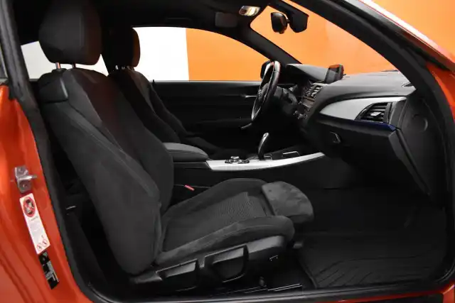 Oranssi Viistoperä, BMW 120 – EPS-697