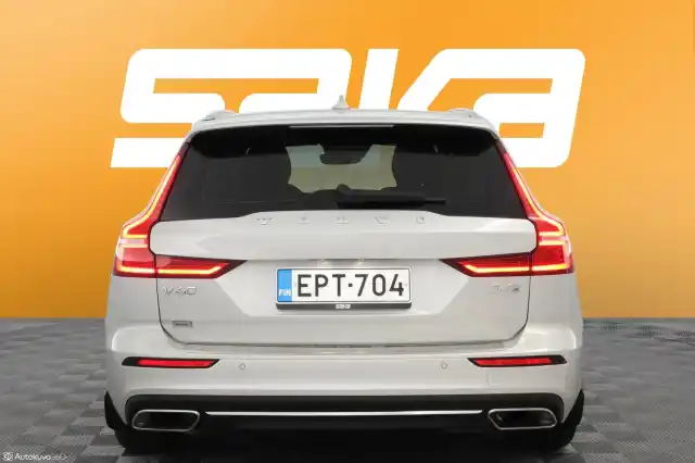 Harmaa Farmari, Volvo V60 – EPT-704