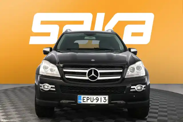 Musta Maastoauto, Mercedes-Benz GL – EPU-913