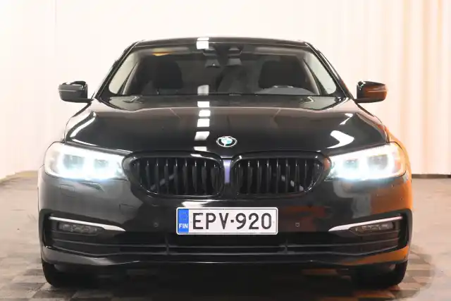 Musta Sedan, BMW 518 – EPV-920