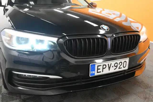 Musta Sedan, BMW 518 – EPV-920