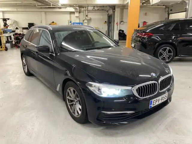 Musta Farmari, BMW 518 – EPV-955