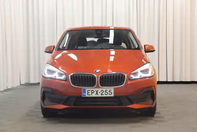 Oranssi Tila-auto, BMW 225 – EPX-255