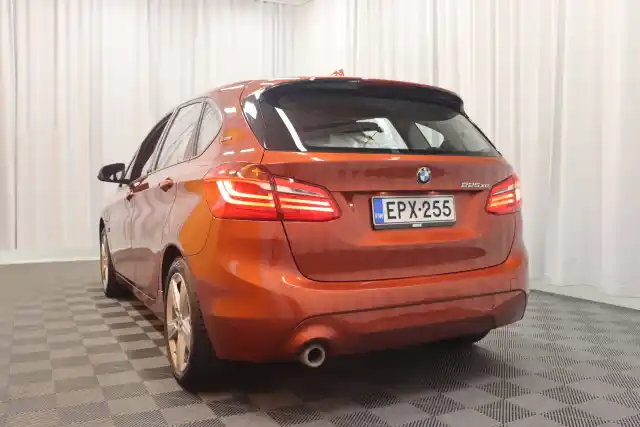 Oranssi Tila-auto, BMW 225 – EPX-255