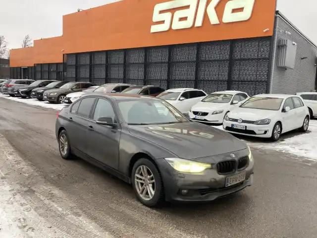 Musta Sedan, BMW 320 – EPX-271