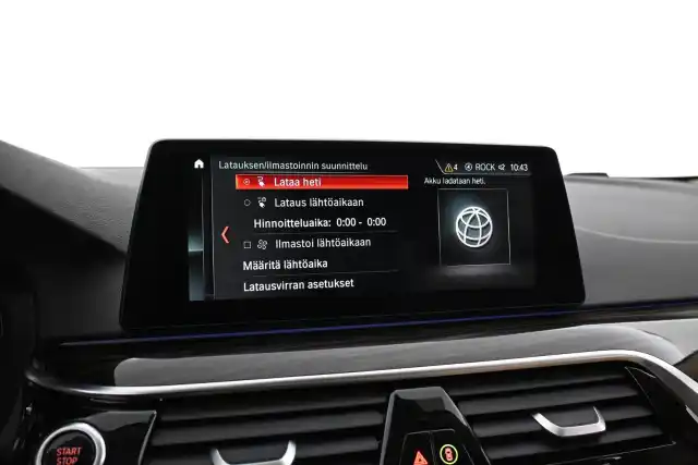 Harmaa Sedan, BMW 530 – EPX-282