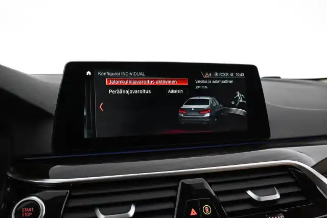 Harmaa Sedan, BMW 530 – EPX-282