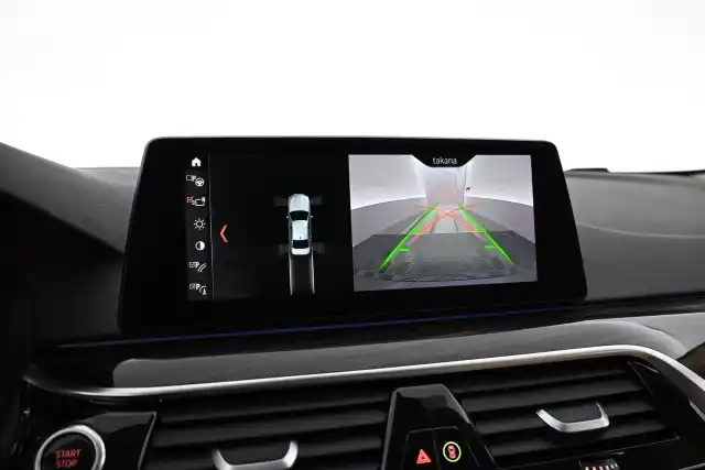 Harmaa Sedan, BMW 530 – EPX-282