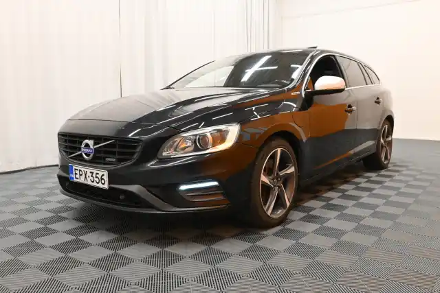 Musta Farmari, Volvo V60 – EPX-356