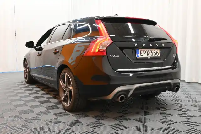 Musta Farmari, Volvo V60 – EPX-356