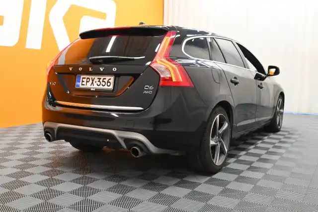 Musta Farmari, Volvo V60 – EPX-356