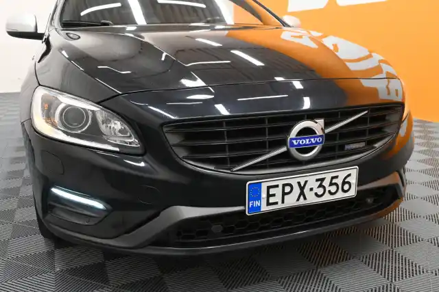 Musta Farmari, Volvo V60 – EPX-356