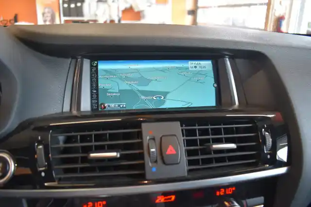 Musta Maastoauto, BMW X4 – EPX-595