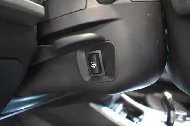 Musta Maastoauto, BMW X4 – EPX-595