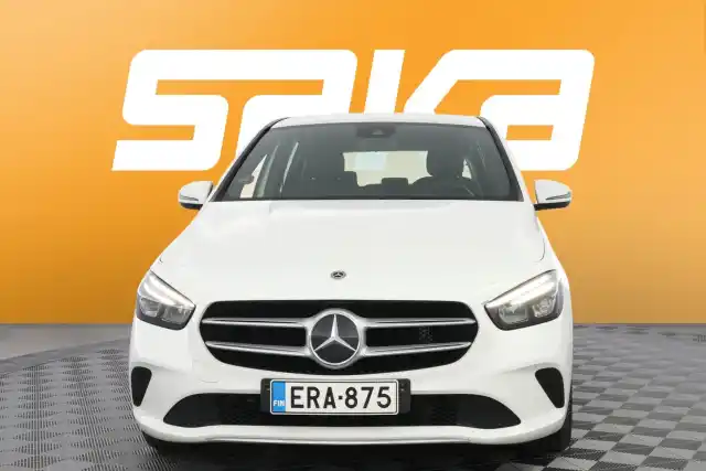 Valkoinen Tila-auto, Mercedes-Benz B – ERA-875