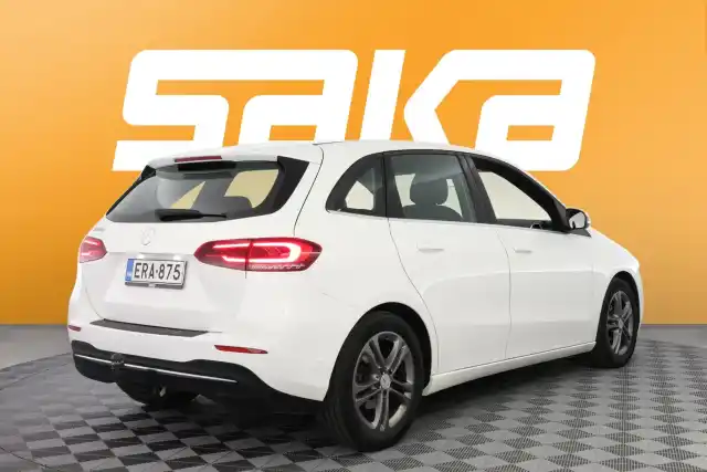 Valkoinen Tila-auto, Mercedes-Benz B – ERA-875