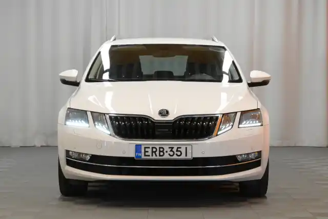 Valkoinen Farmari, Skoda Octavia – ERB-351