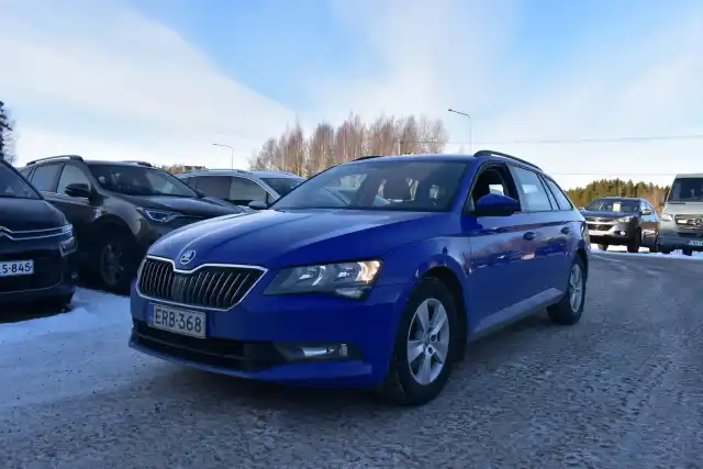 Sininen Farmari, Skoda Superb – ERB-368