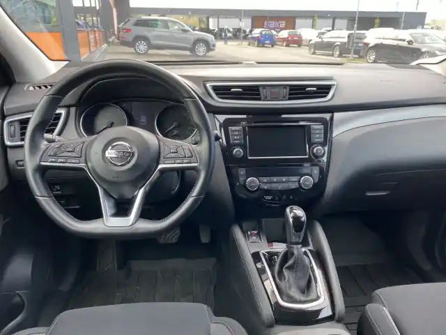 Valkoinen Maastoauto, Nissan Qashqai – ERB-435