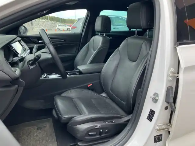 Valkoinen Farmari, Opel Insignia – ERB-522