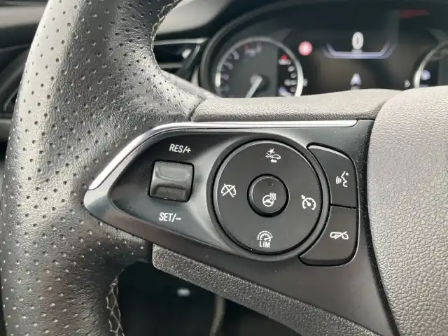 Valkoinen Farmari, Opel Insignia – ERB-522