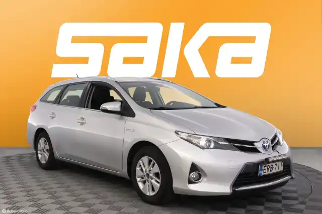 Harmaa Farmari, Toyota Auris – ERB-711