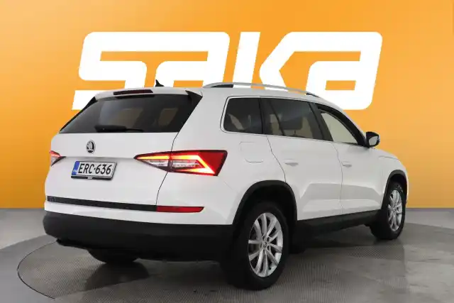 Valkoinen Maastoauto, Skoda Kodiaq – ERC-636