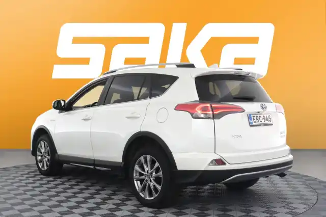 Valkoinen Tila-auto, Toyota RAV4 – ERC-945