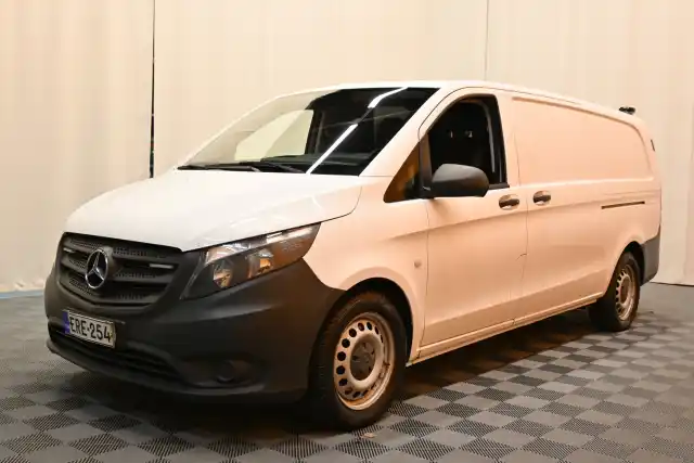 Valkoinen Pakettiauto, Mercedes-Benz Vito – ERE-254