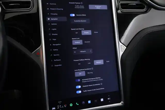 Harmaa Viistoperä, Tesla Model S – ERE-533