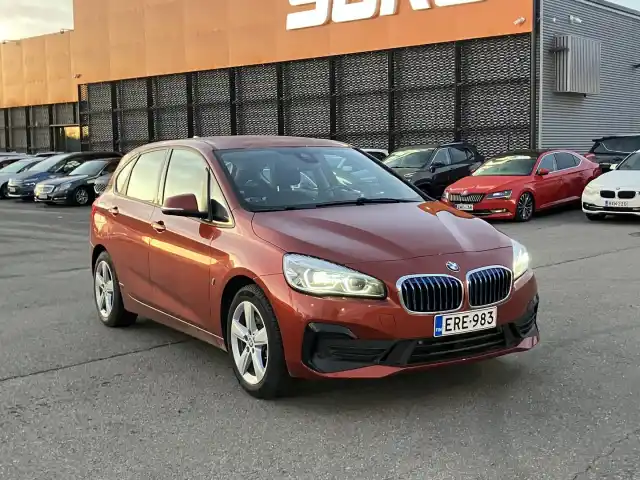 BMW 225