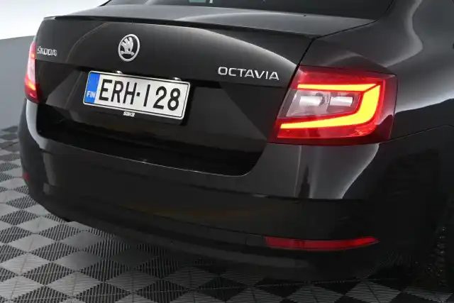 Musta Viistoperä, Skoda Octavia – ERH-128