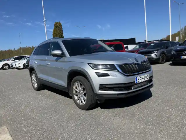Harmaa Maastoauto, Skoda Kodiaq – ERH-196