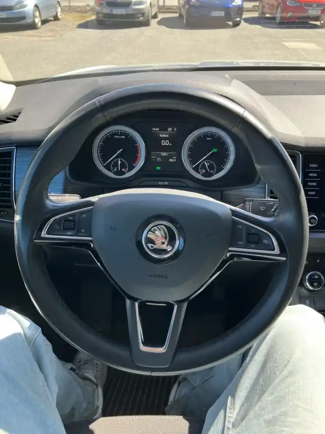 Harmaa Maastoauto, Skoda Kodiaq – ERH-196