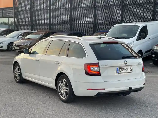 Valkoinen Farmari, Skoda Octavia – ERH-215