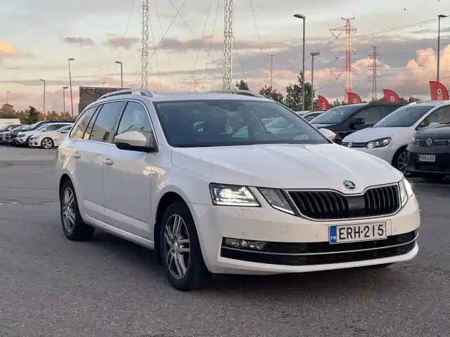 Valkoinen Farmari, Skoda Octavia – ERH-215