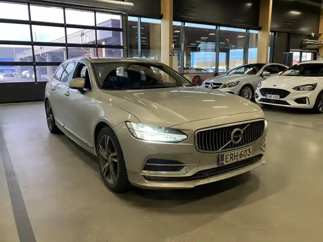 Volvo V90