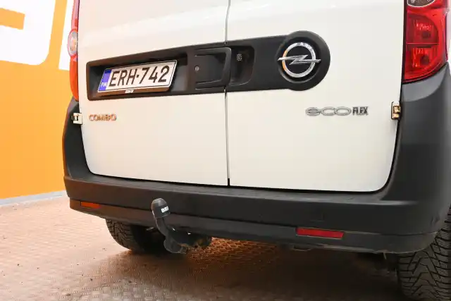 Valkoinen Pakettiauto, Opel Combo – ERH-742