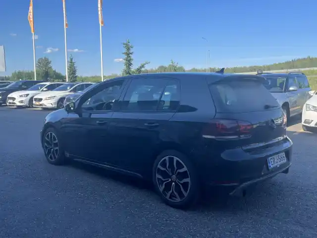 Musta Viistoperä, Volkswagen Golf – ERJ-566