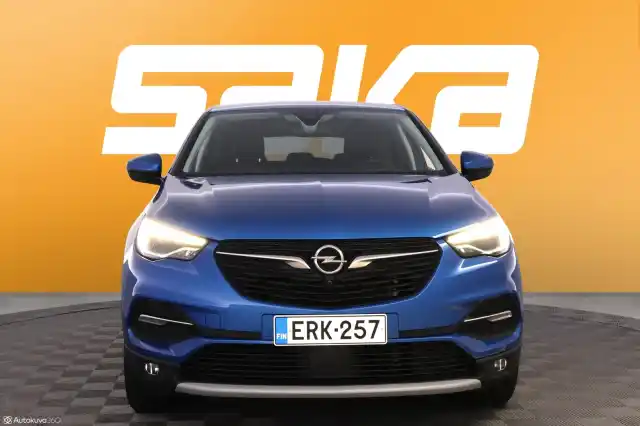 Sininen Maastoauto, Opel Grandland X – ERK-257
