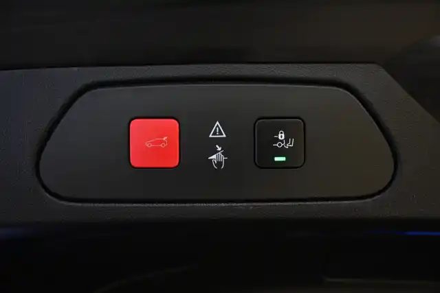 Sininen Maastoauto, Opel Grandland X – ERK-257