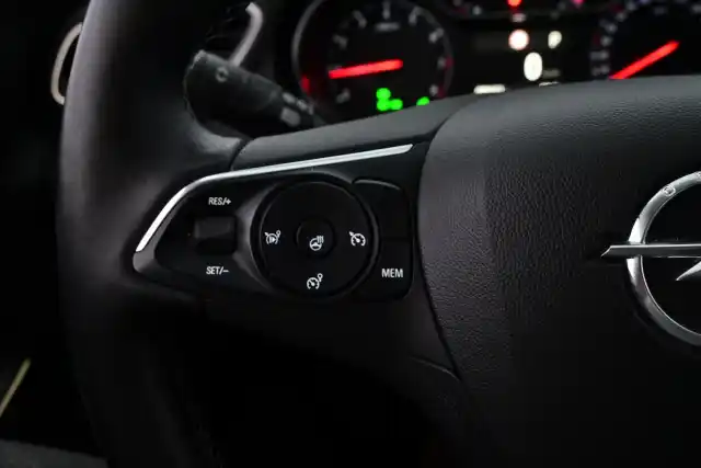 Sininen Maastoauto, Opel Grandland X – ERK-257