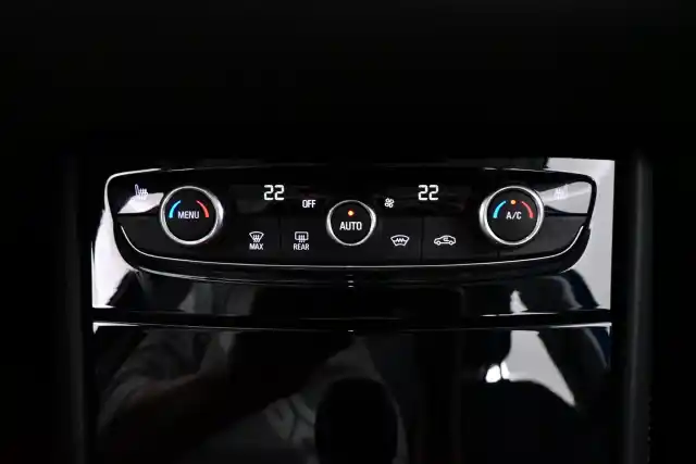 Sininen Maastoauto, Opel Grandland X – ERK-257