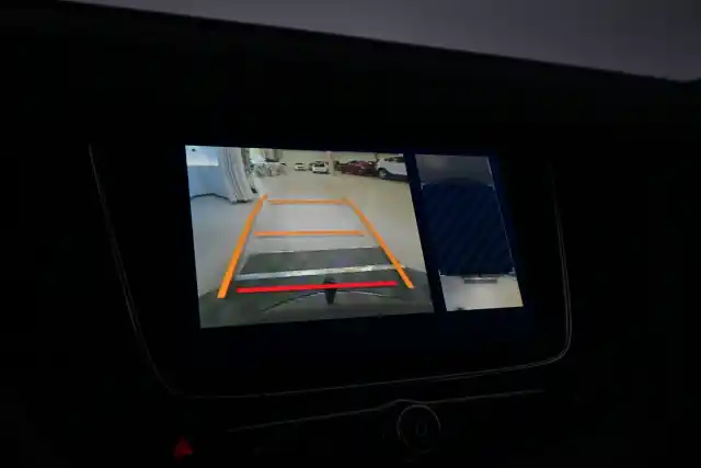 Sininen Maastoauto, Opel Grandland X – ERK-257