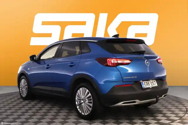 Sininen Maastoauto, Opel Grandland X – ERK-257