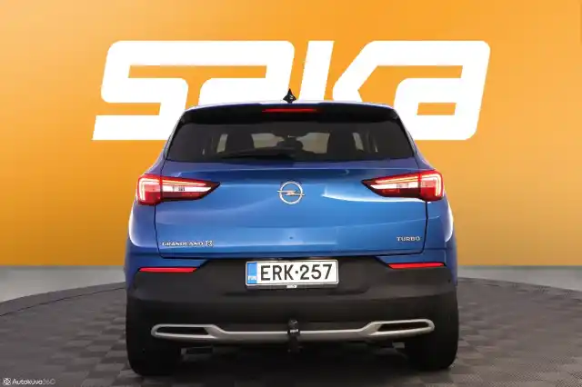 Sininen Maastoauto, Opel Grandland X – ERK-257