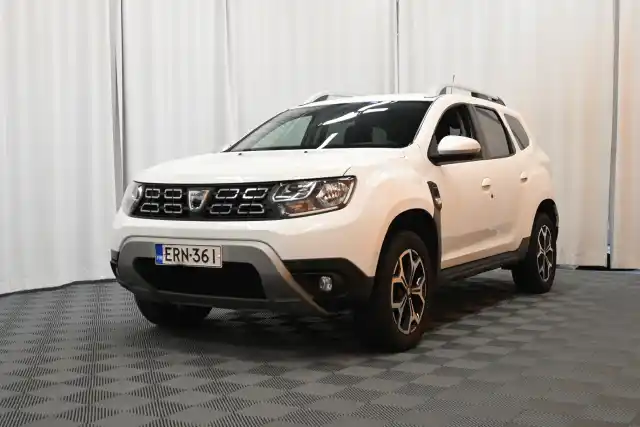 Valkoinen Maastoauto, Dacia Duster – ERN-361